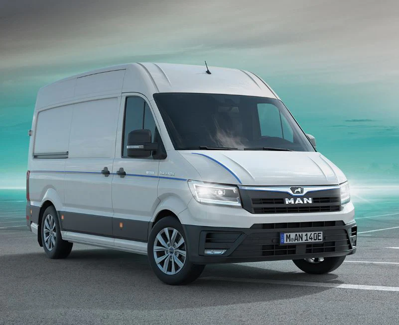 XXTGE 3 Long 2.0 Diesel FWD 140PS Manual Lion XS High Roof